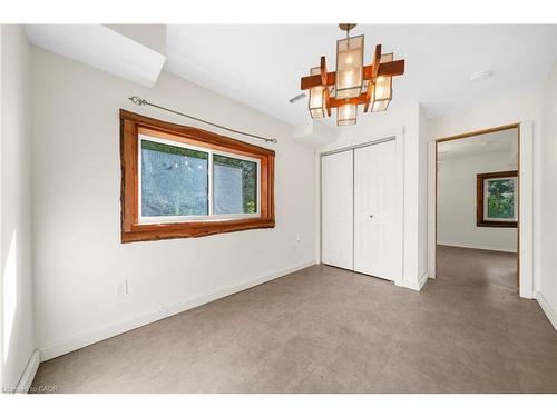 43 Perry Street, Barrie, ON - Indoor Photo Showing Other Room