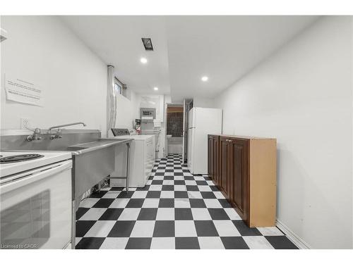 43 Perry Street, Barrie, ON - Indoor