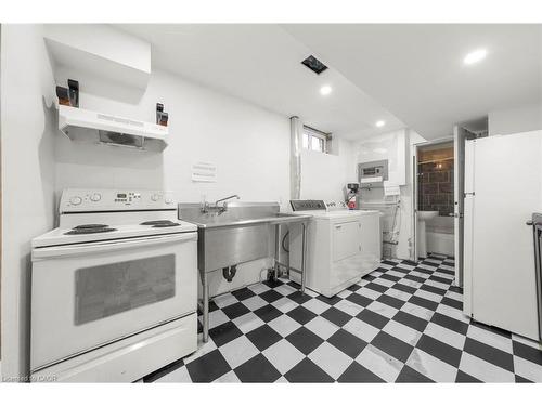 43 Perry Street, Barrie, ON - Indoor Photo Showing Laundry Room