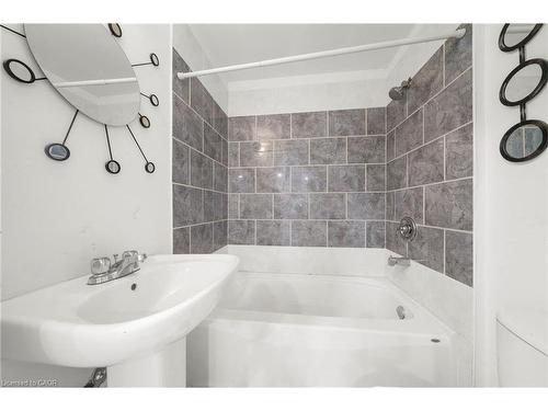 43 Perry Street, Barrie, ON - Indoor Photo Showing Bathroom