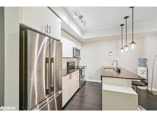 107-1202 Main Street E, Milton, ON - Indoor Photo Showing Kitchen With Upgraded Kitchen