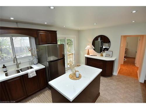130 Delmar Drive, Hamilton, ON - Indoor Photo Showing Kitchen