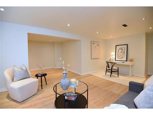 130 Delmar Drive, Hamilton, ON - Indoor Photo Showing Other Room