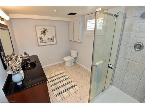 130 Delmar Drive, Hamilton, ON - Indoor Photo Showing Bathroom