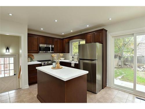 130 Delmar Drive, Hamilton, ON - Indoor Photo Showing Kitchen