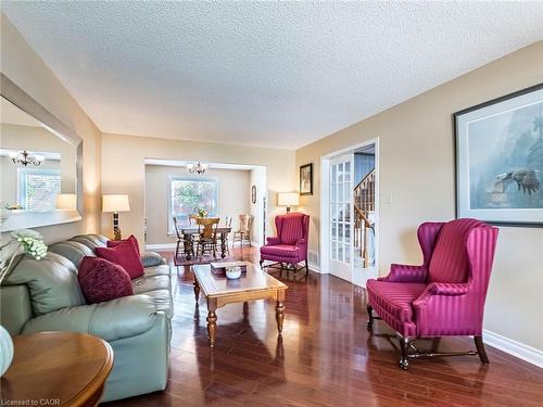 1404 Kimberley Drive, Oakville, ON - Indoor Photo Showing Living Room