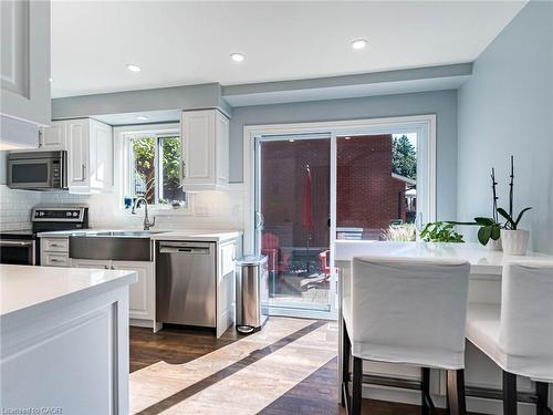 1404 Kimberley Drive, Oakville, ON - Indoor Photo Showing Kitchen With Double Sink