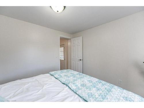 196 Picton Street E, Hamilton, ON - Indoor Photo Showing Bedroom