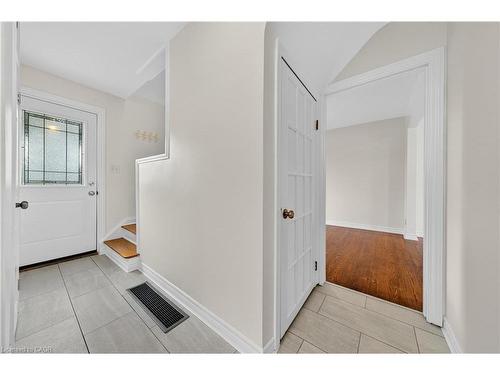421 East 36Th Street, Hamilton, ON - Indoor Photo Showing Other Room