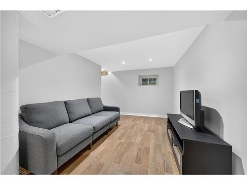 421 East 36Th Street, Hamilton, ON - Indoor