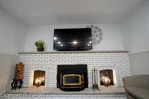 147 Muriel Crescent, London, ON - Indoor Photo Showing Living Room With Fireplace