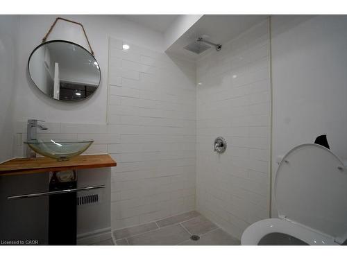 147 Muriel Crescent, London, ON - Indoor Photo Showing Bathroom