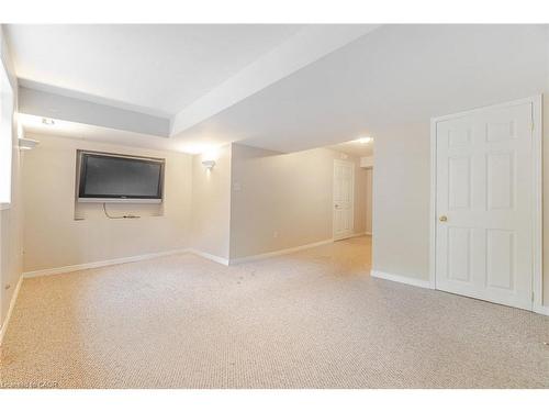2499 Scotch Pine Drive, Oakville, ON - Indoor Photo Showing Other Room