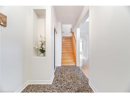 2499 Scotch Pine Drive, Oakville, ON - Indoor Photo Showing Other Room