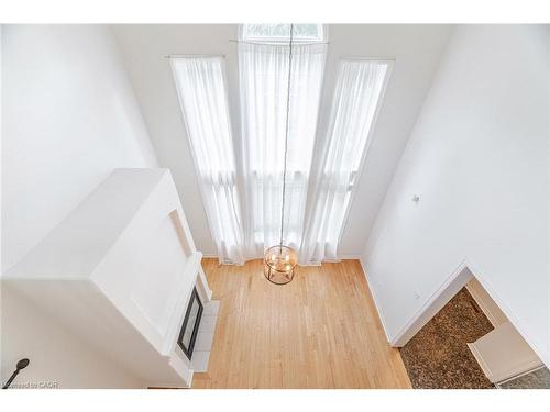 2499 Scotch Pine Drive, Oakville, ON - Indoor