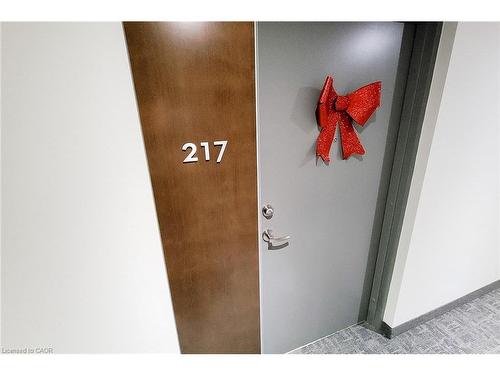 217-1 Redfern Avenue, Hamilton, ON - Indoor Photo Showing Other Room