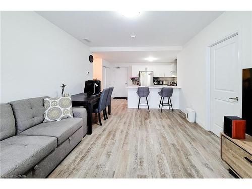 217-1 Redfern Avenue, Hamilton, ON - Indoor Photo Showing Living Room