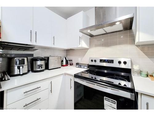 217-1 Redfern Avenue, Hamilton, ON - Indoor Photo Showing Kitchen