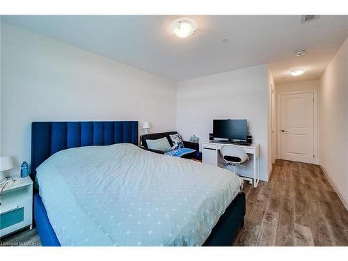 217-1 Redfern Avenue, Hamilton, ON - Indoor Photo Showing Bedroom