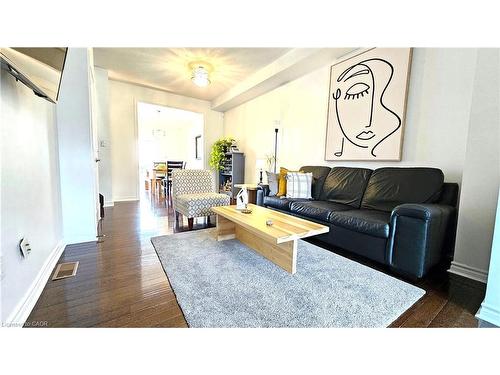 355 Hobbs Crescent, Milton, ON - Indoor Photo Showing Living Room
