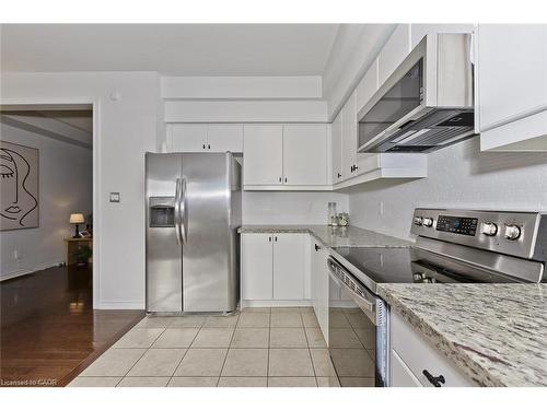 355 Hobbs Crescent, Milton, ON - Indoor Photo Showing Kitchen
