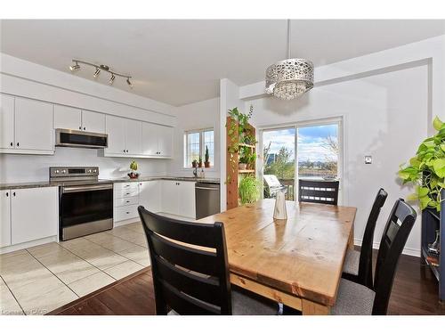 355 Hobbs Crescent, Milton, ON - Indoor Photo Showing Dining Room