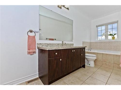 355 Hobbs Crescent, Milton, ON - Indoor Photo Showing Bathroom