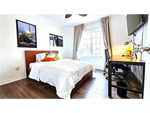 355 Hobbs Crescent, Milton, ON - Indoor Photo Showing Bedroom