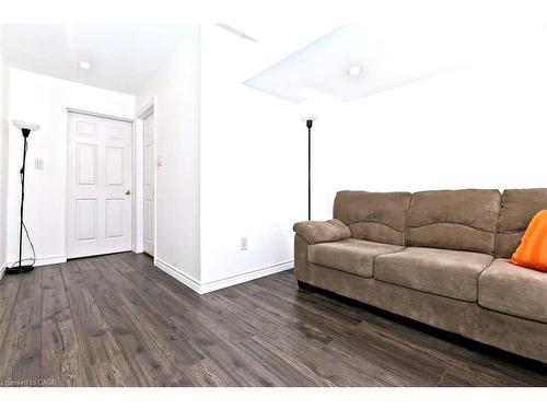 355 Hobbs Crescent, Milton, ON - Indoor Photo Showing Living Room