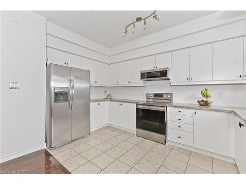 355 Hobbs Crescent, Milton, ON - Indoor Photo Showing Kitchen