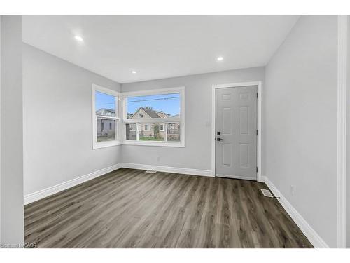 220 Grenfell Street, Hamilton, ON - Indoor Photo Showing Other Room