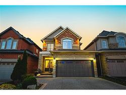 8 Matteo Trail  Hamilton, ON L9B 0E8