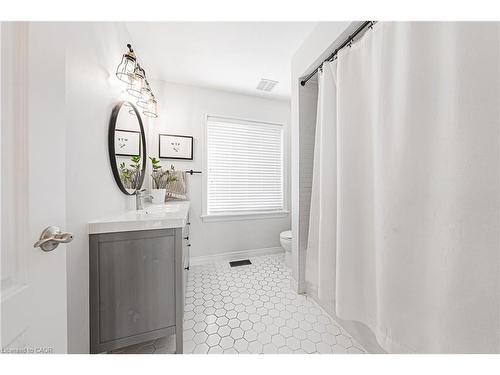 8 Matteo Trail, Hamilton, ON - Indoor