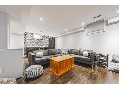 8 Matteo Trail, Hamilton, ON - Indoor Photo Showing Living Room