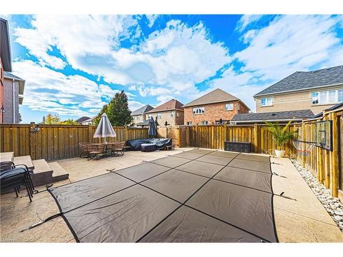 8 Matteo Trail, Hamilton, ON - Outdoor