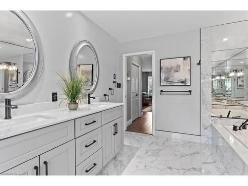 20 Grandy Lane, Cambridge, ON - Indoor Photo Showing Bathroom