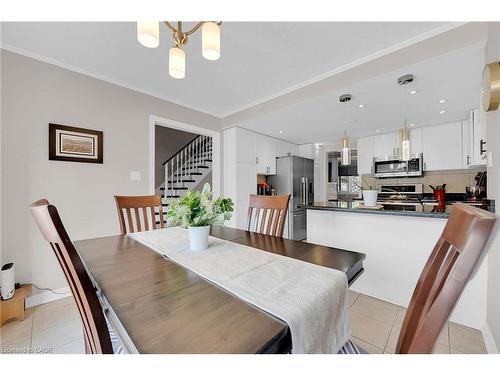 10 Edgewater Drive, Stoney Creek, ON - Indoor Photo Showing Dining Room