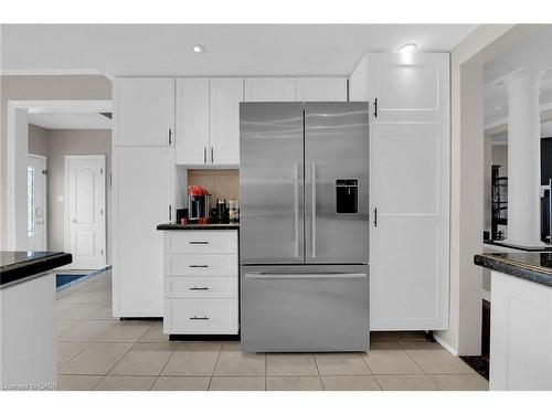 10 Edgewater Drive, Stoney Creek, ON - Indoor Photo Showing Kitchen