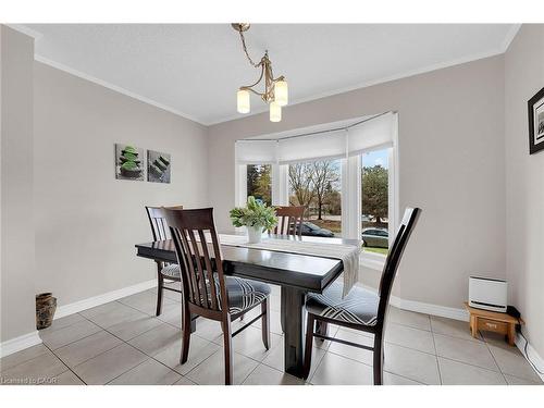 10 Edgewater Drive, Stoney Creek, ON - Indoor Photo Showing Dining Room