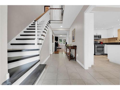 10 Edgewater Drive, Stoney Creek, ON - Indoor