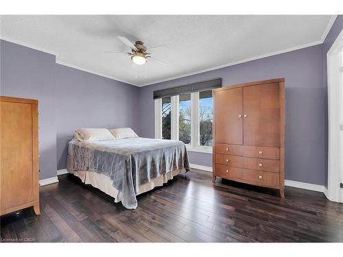 10 Edgewater Drive, Stoney Creek, ON - Indoor Photo Showing Bedroom