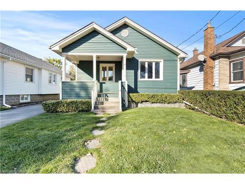 15 Stuart Avenue  St. Catharines, ON L2R 1M6