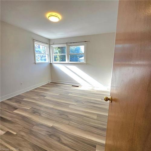 Upper-338 Grantham Avenue, St. Catharines, ON - Indoor Photo Showing Other Room