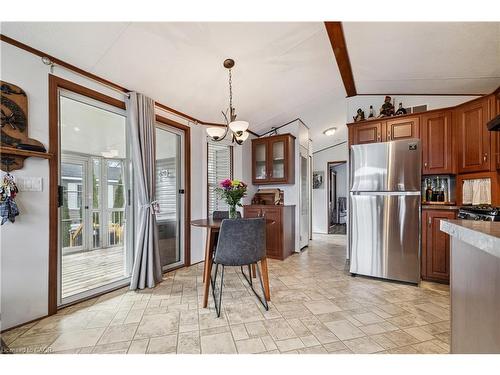 13 Spruce-4449 Milburough Line, Burlington, ON - Indoor Photo Showing Kitchen