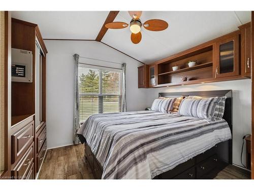 13 Spruce-4449 Milburough Line, Burlington, ON - Indoor Photo Showing Bedroom