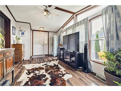 13 Spruce-4449 Milburough Line, Burlington, ON - Indoor Photo Showing Other Room