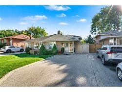 2458 Padstow Crescent  Mississauga, ON L5J 2G4
