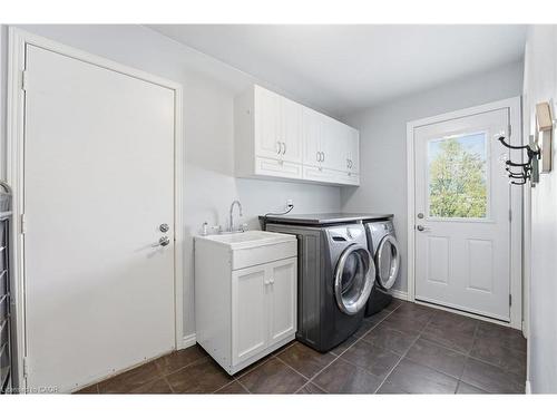 84 Chatterson Drive, Ancaster, ON - Indoor Photo Showing Laundry Room