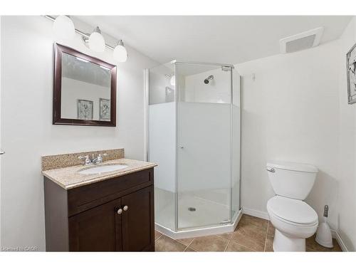 84 Chatterson Drive, Ancaster, ON - Indoor Photo Showing Bathroom