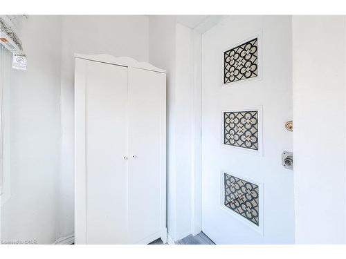 2-26 Barton Street W, Hamilton, ON - Indoor Photo Showing Other Room